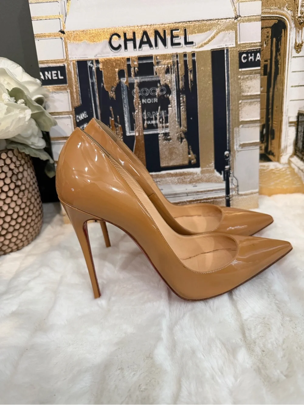 Christian Louboutin Tan Patent Leather Pointed-Toe Pumps fit size 8usa